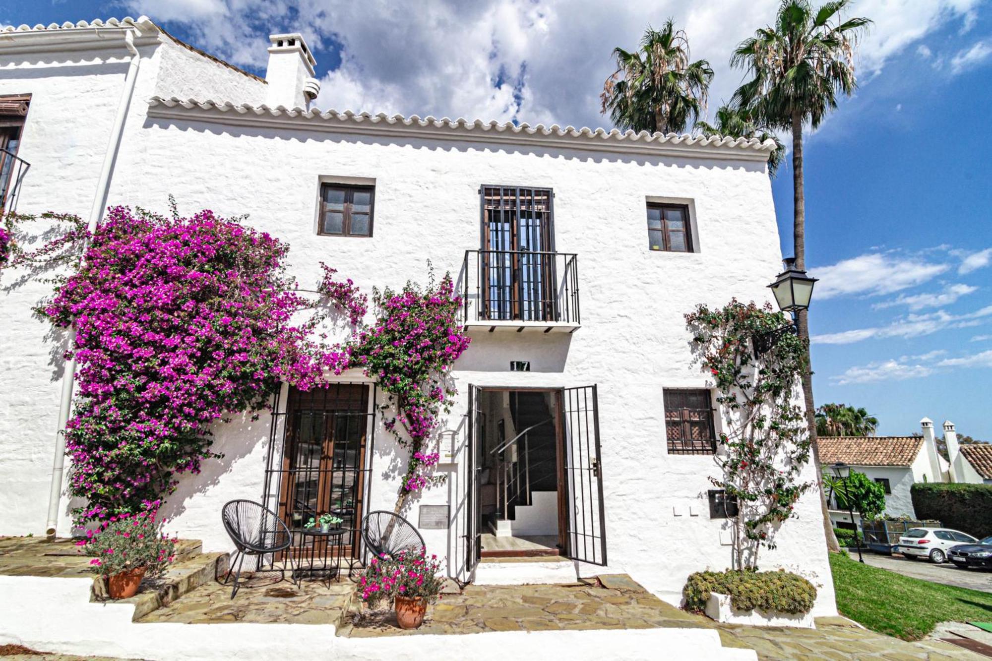 Scandinavian Style Townhouse In Nueva Andalucia *